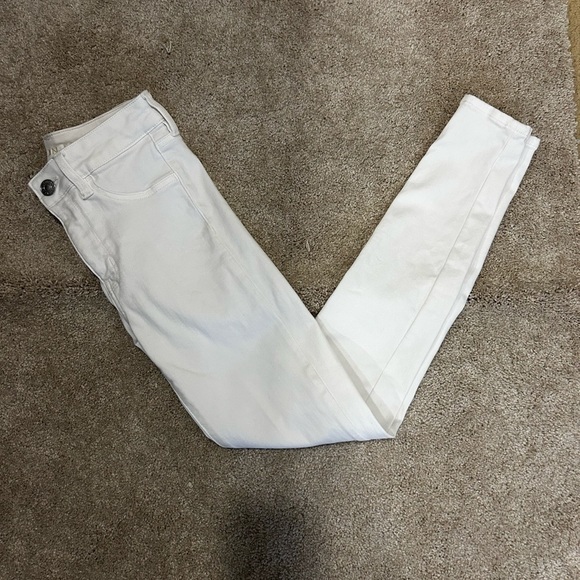 American Eagle Outfitters Women’s White Denim Skinny Jeans Sz. 2-Reg. - Picture 3 of 9